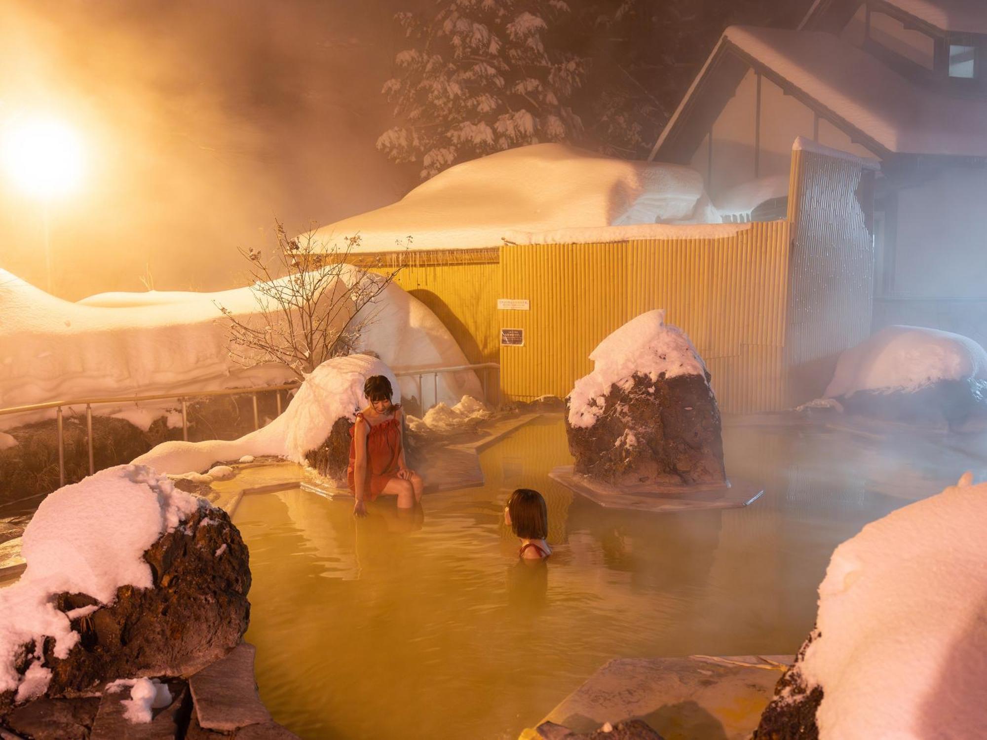 Manza Kogen Hotel Tsumagoi Buitenkant foto